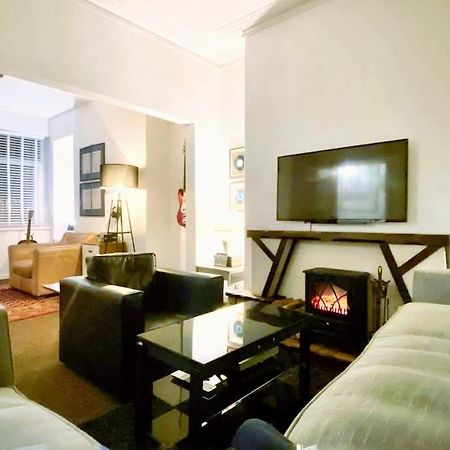 Urban Music Style Townhouse In Swansea City Center Buitenkant foto