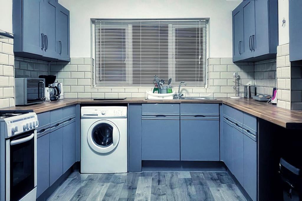 Urban Music Style Townhouse In Swansea City Center Buitenkant foto